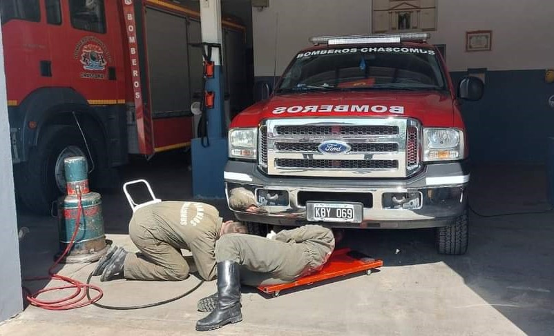 Esta imagen tiene un atributo alt vacío; el nombre del archivo es bomberos-camioneta-1.jpg