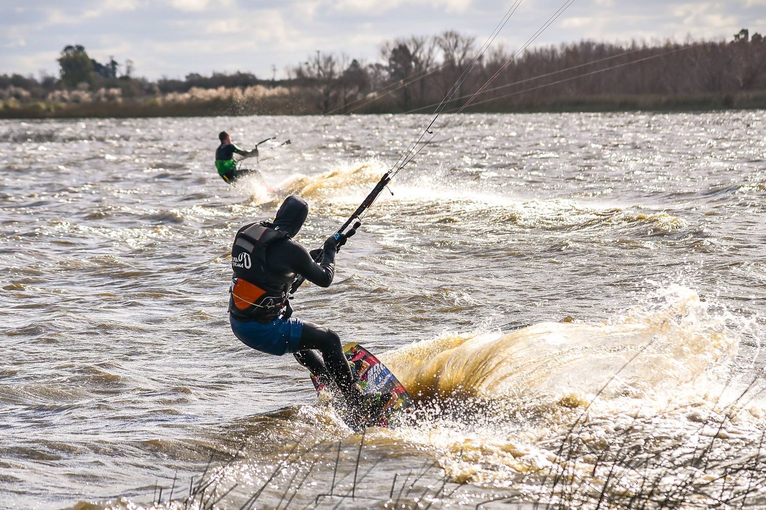 Chascomús es el lugar ideal para practicar y aprender Kitesurf