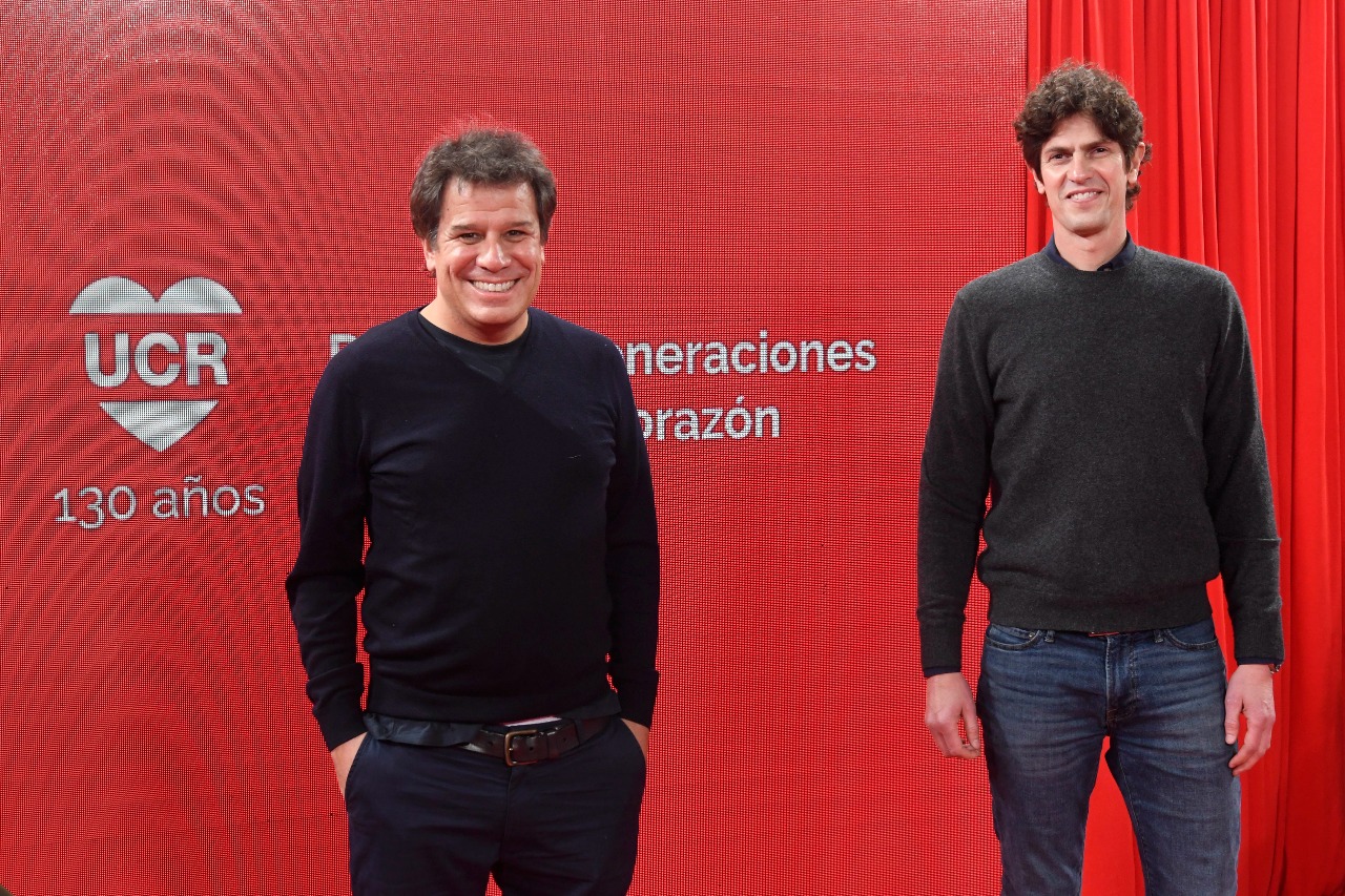 Manes: “Con la UCR no alcanza, pero debe liderar”