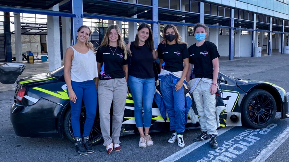 El primer equipo íntegramente femenino del automovilismo se afianza en las pistas con la participación de Valentina Funes