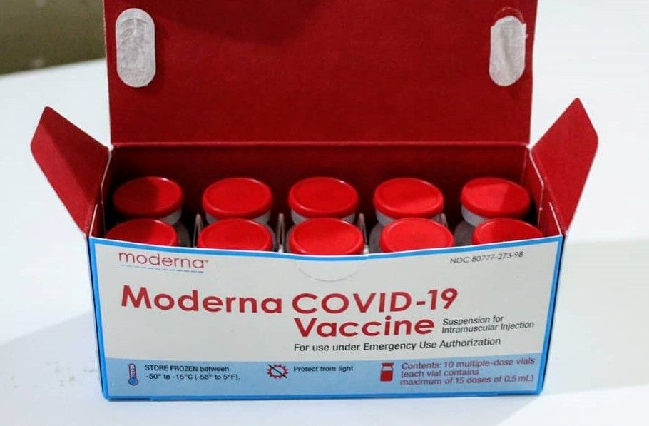 Llegaron a Pila vacunas de Moderna y comienzan a inmunizar a adolescentes con patologías de base