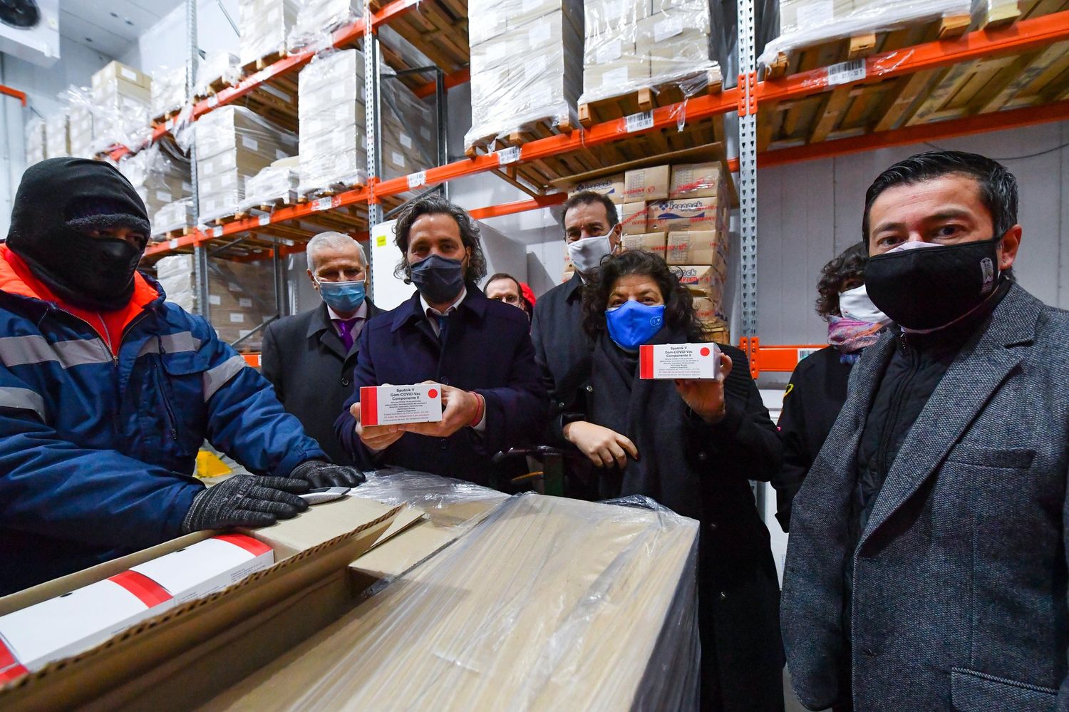 Vizzotti y Cafiero recibieron las Sputnik V “locales” y rechazaron suspender contratos por retrasos