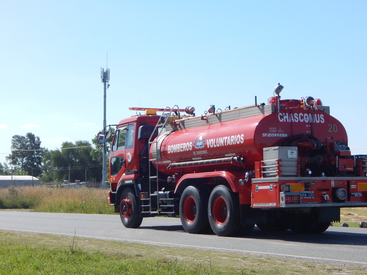 Ayer Bomberos Voluntarios de Chascomús acudieron a un incendio vehicular en Ruta 2