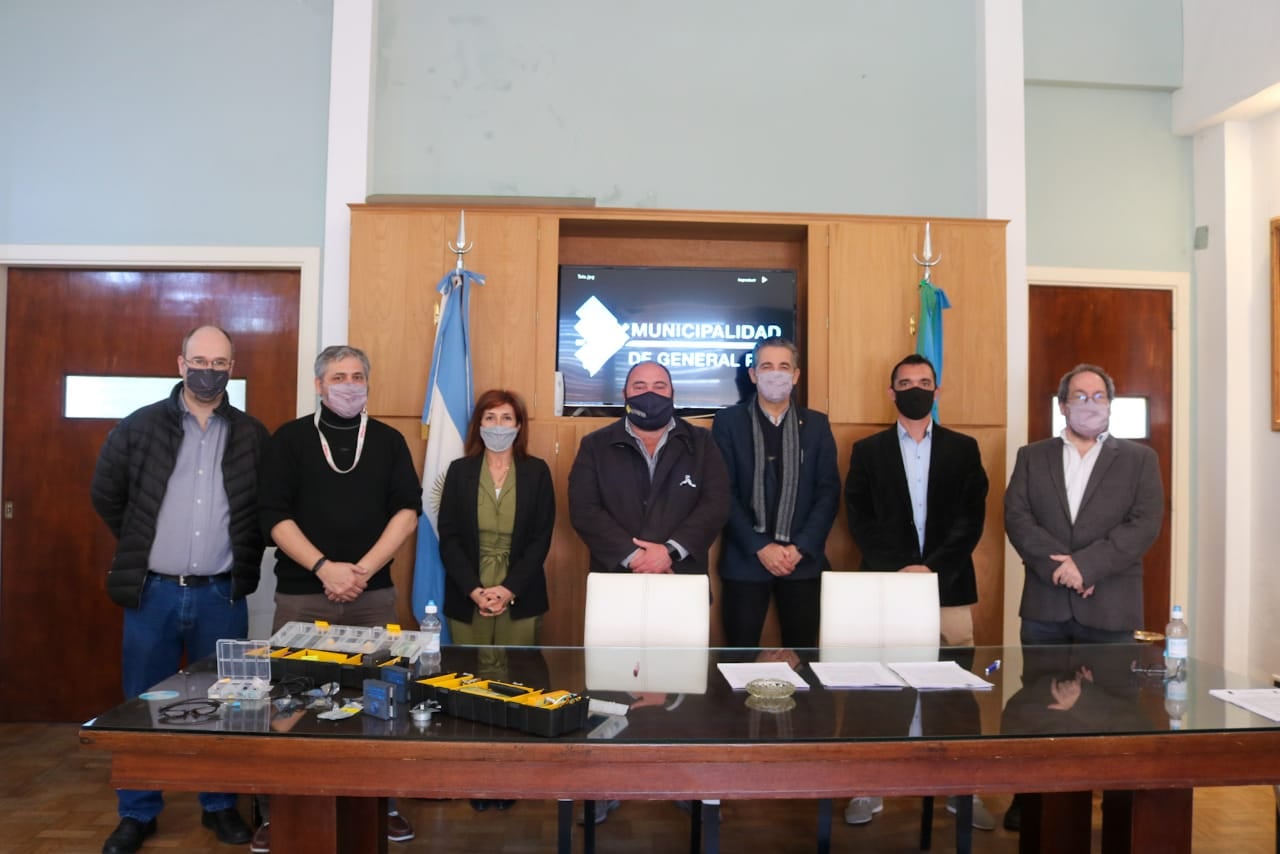 Ranchos firma convenio con la  Facultad de Ingeniería de la Universidad Nacional de Lomas de Zamora