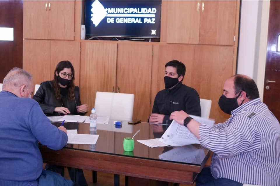 Empresa de Chascomús firmó contrato con municipio de Ranchos para la construcción de 86 viviendas