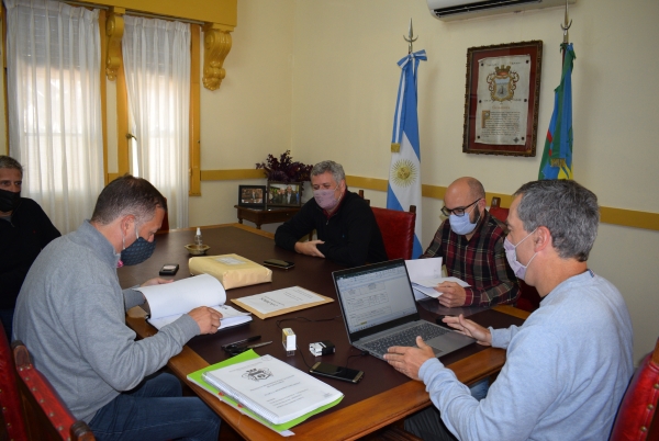 Dos empresas interesadas en la construcción de vías seguras entre Pesca y Náutica y la Bajadita y entre Regatas y el Monolito