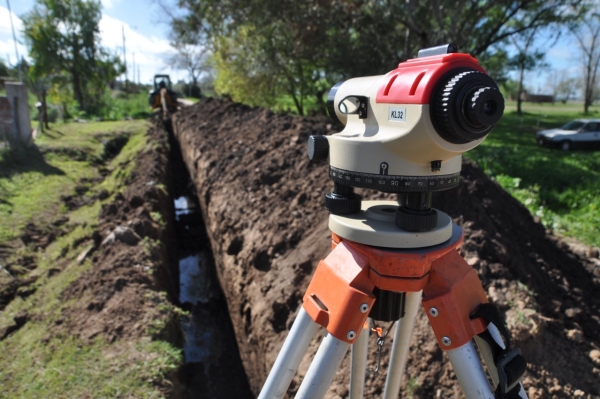 Javier Gastón: “tras años de gestiones logramos conseguir el financiamiento para construir la cloaca máxima y ampliar el servicio a toda la ciudad”