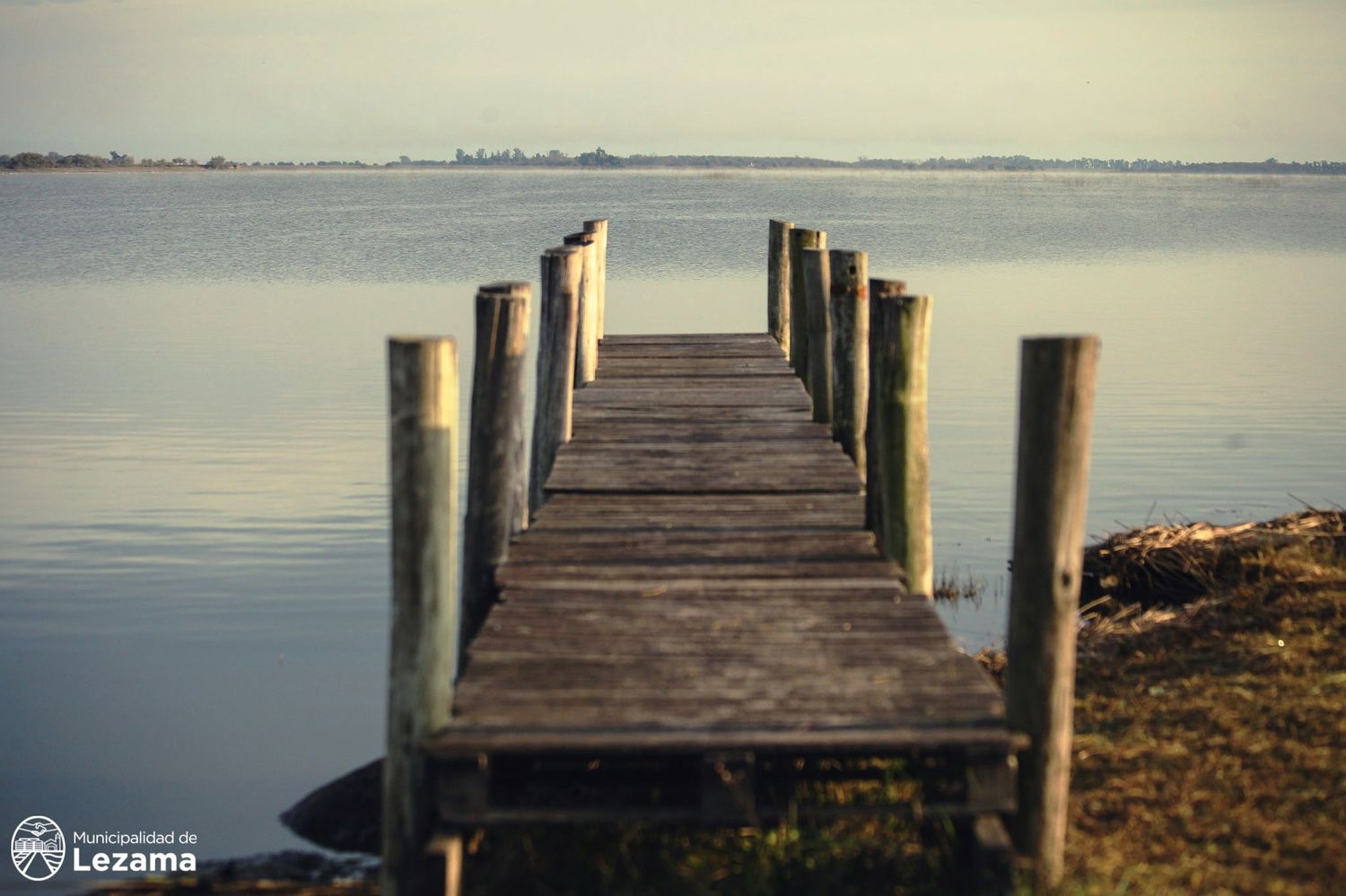 Invitan a conocer las lagunas de Lezama a través de paseos en lancha