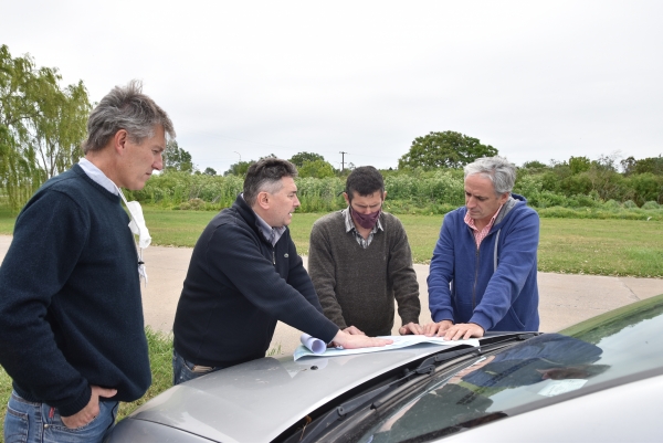 El intendente de Chascomús y el Subsecretario de Recursos Hídricos  visitaron la planta depuradora y recorrieron las murallas rotas