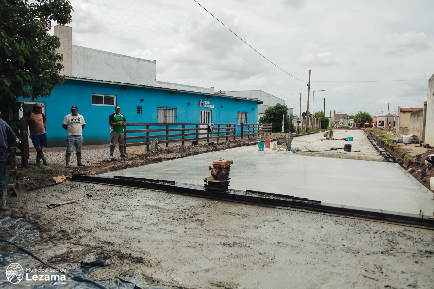 Avanzan diferentes obras de pavimentación en barrios de Lezama