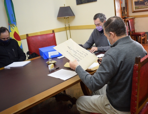 Licitación pública para la compra de una camioneta 4×2 para la comuna local