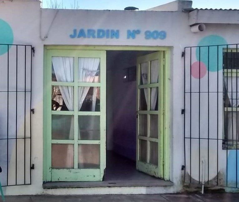 Robaron TV, equipos de música y monitor en el Jardín 909