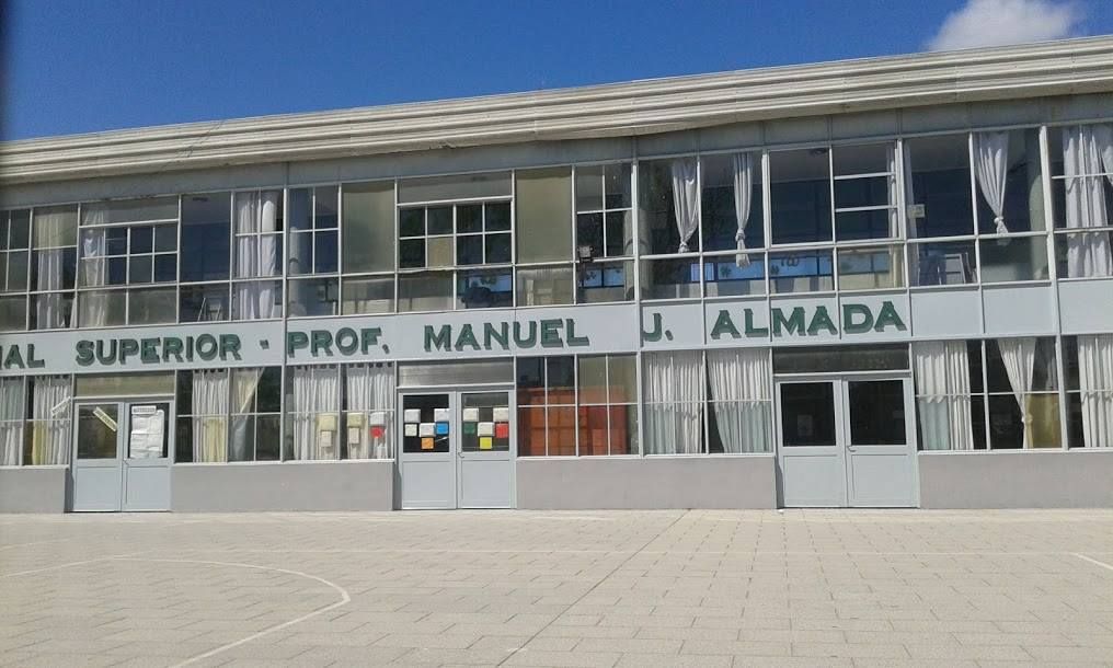 Sustrajeron mochila a directivo de la Escuela Normal de Chascomús