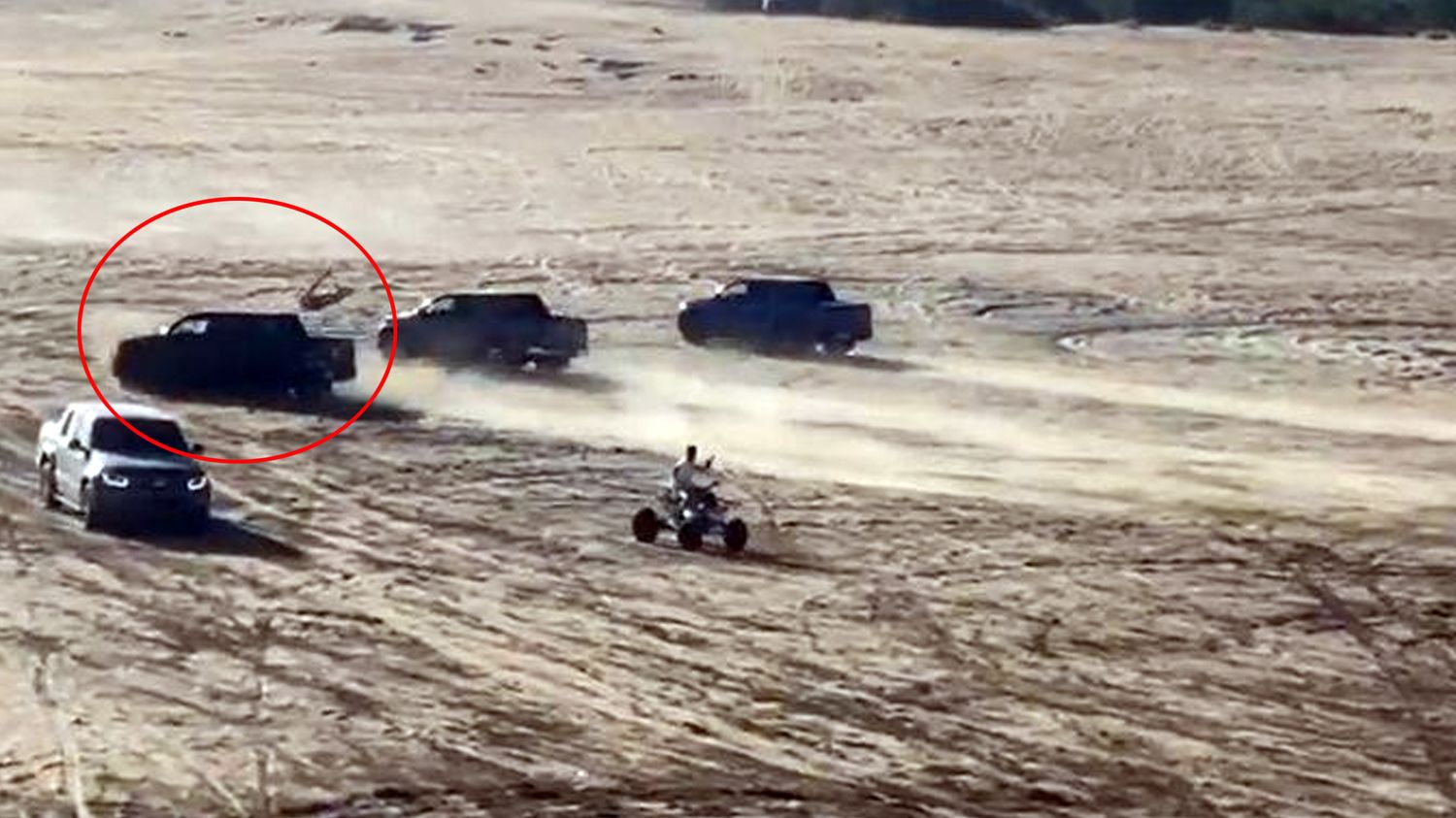 Picada, imprudencia y choque entre una camioneta y una moto en Pinamar