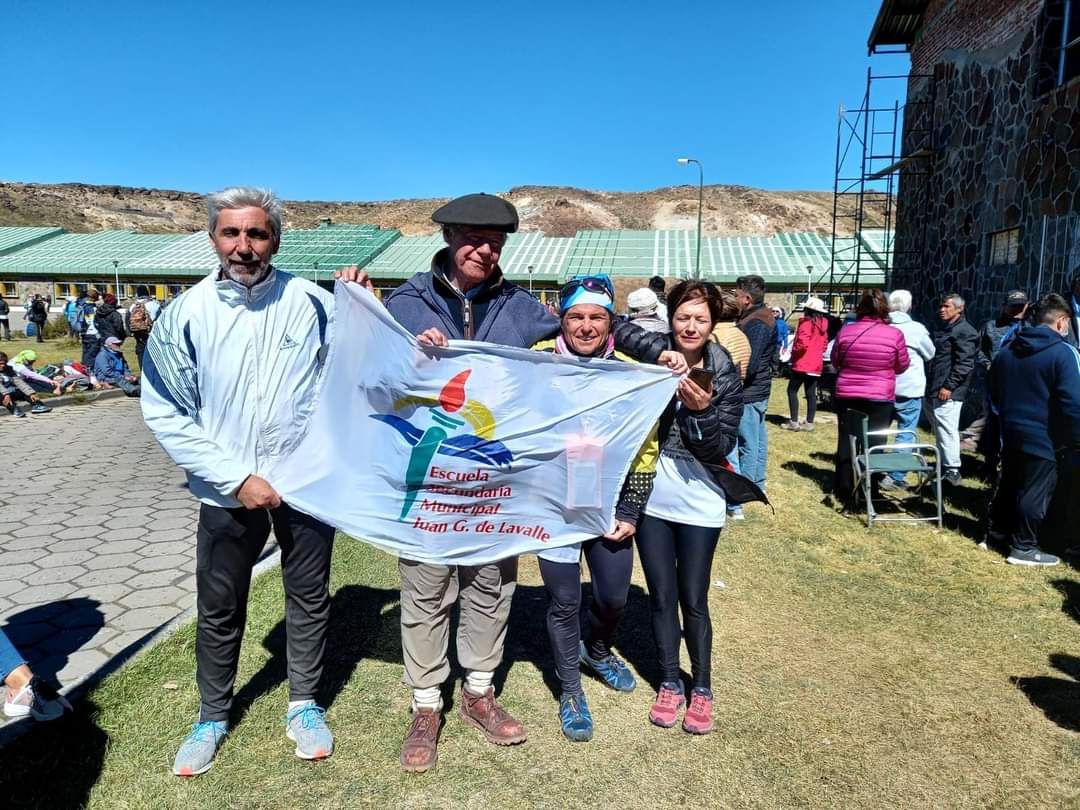 Chascomunenses regresaron tras quinto ascenso al volcán Copahue por 40 años de la gesta de Malvinas