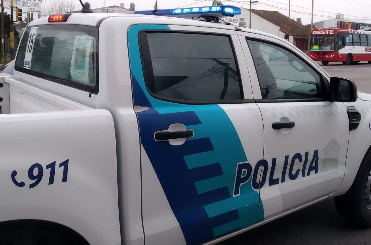 Robaron dos motos y herramientas de un taller en avenida Alfonsín