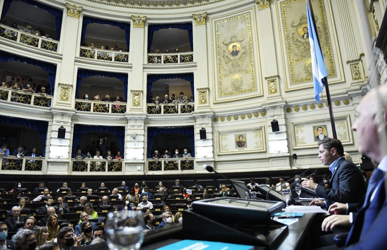Kicillof: “En los próximos dos años todos los esfuerzos estarán orientados a reparar, reconstruir y transformar la Provincia”