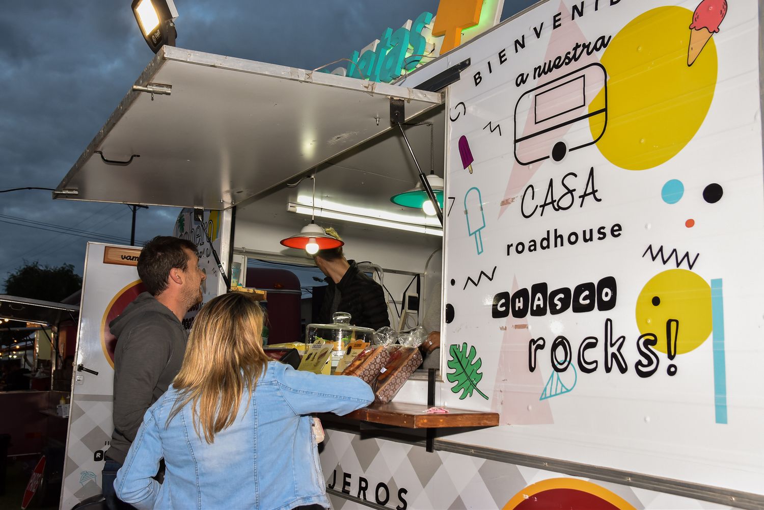 Impulsan un marco regulatorio para la actividad de food trucks en distritos bonaerenses