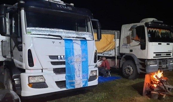 Sigue el paro de transportistas de granos y aceiteros dicen que las agroexportaciones están paralizadas