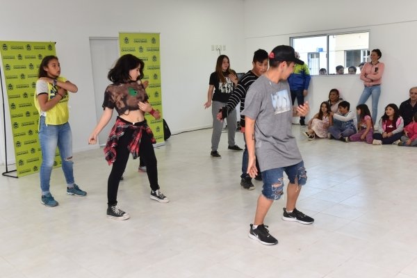 Jóvenes del programa Envión presentarán en la plaza Independencia las actividades que desarrollan durante el año