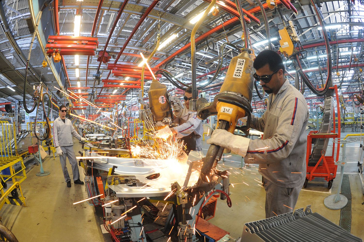 La producción de autos en abril creció casi 50% y las exportaciones 73%