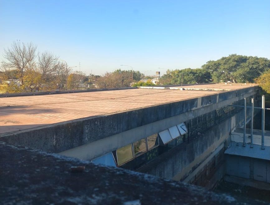 Cambios de cubierta y ampliación en escuelas de Chascomús
