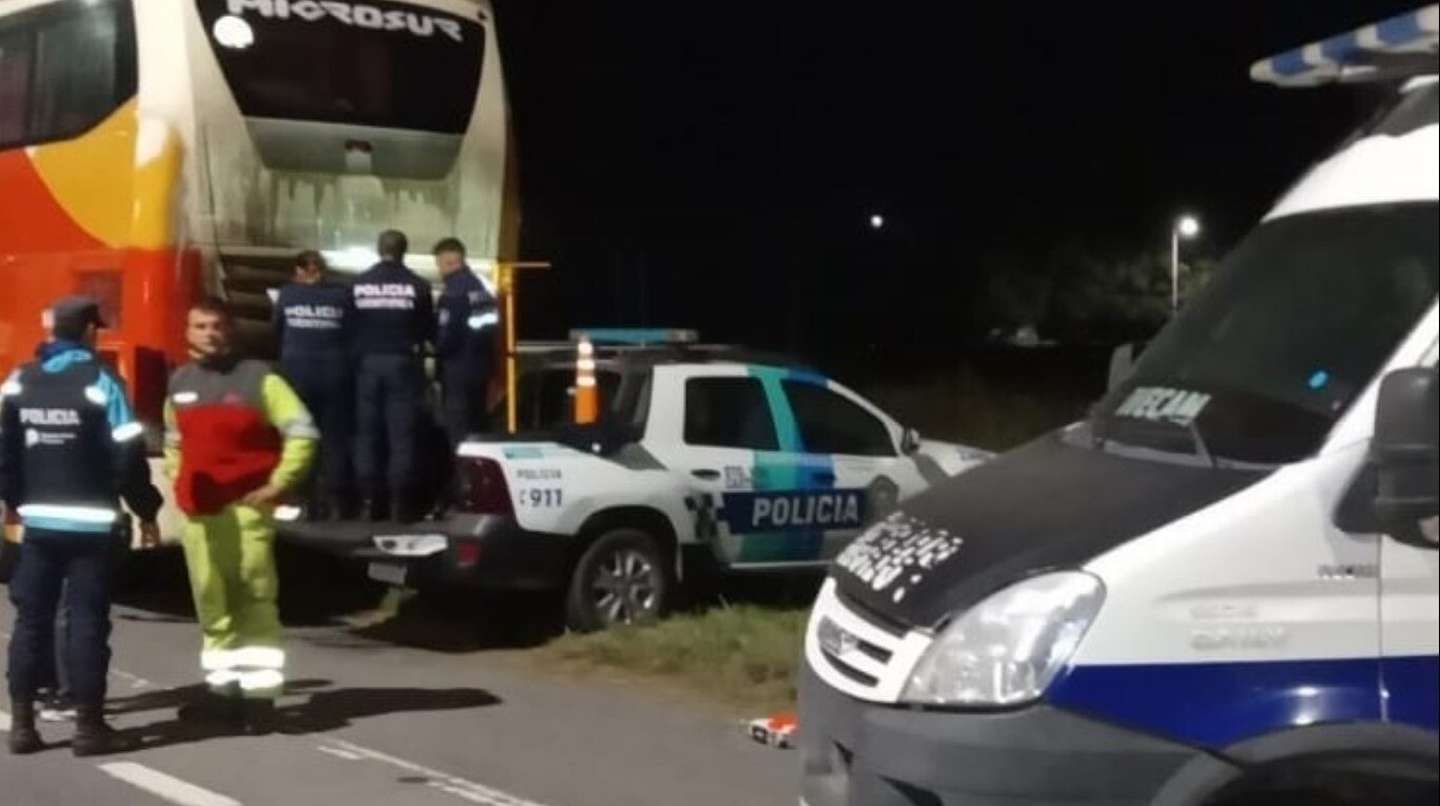Atacan a tiros dos ómnibus que volvían de un tour de compras por la ruta 2