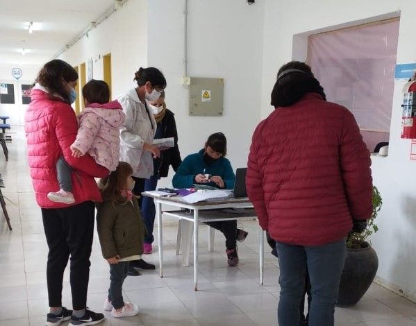 Operativos de vacunación en distintos barrios de Chascomús
