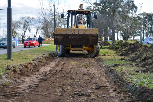 Comenzó la construcción de bicisendas que conectarán bulevares de la ciudad