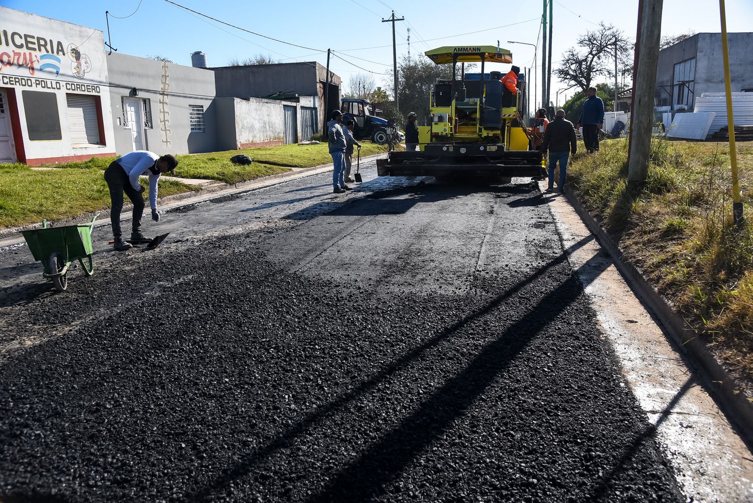 Iniciaron los trabajos de pavimentación en nueve cuadras del barrio Iporá