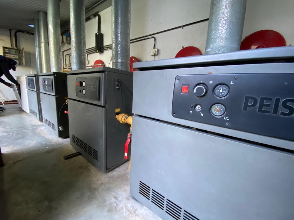 Ayer quedaron funcionando los nuevos radiadores de la Escuela Normal: El Consejo Escolar de Chascomús adquirió radiadores y calefactores