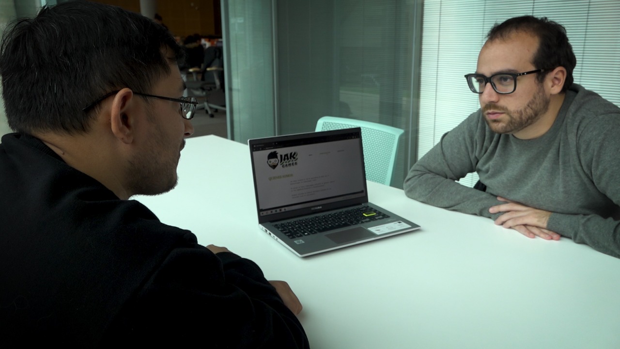 El bonaerense que formó una micro empresa de videojuegos y hoy buscan sus productos desde China