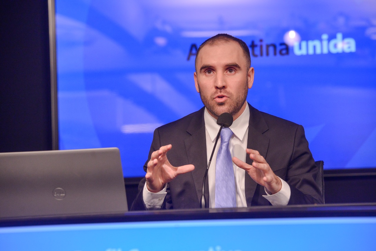 Martín Guzmán negó cualquier posibilidad de un default de la deuda en pesos