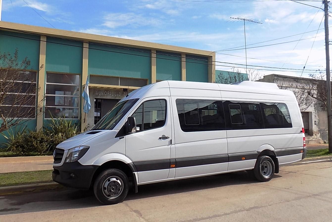El municipio de Lezama adquirió un minibús 0 km para trasladar estudiantes