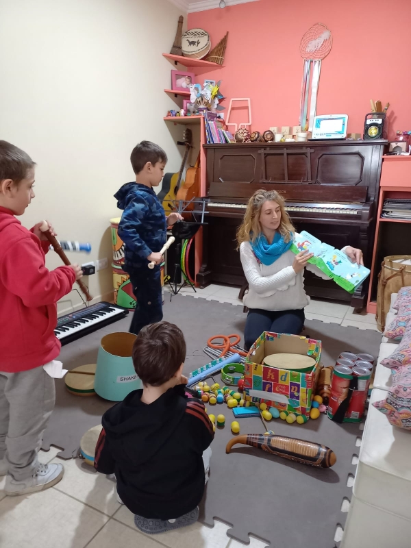 Este martes los más pequeños podrán disfrutar de una obra teatral y una ronda de música