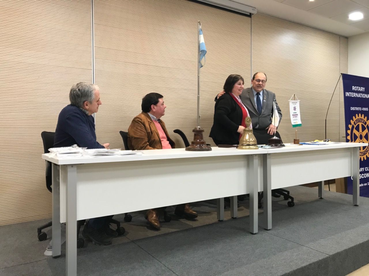 Rotary Club Chascomús llevó a cabo el cambio de autoridades, entregó reconocimientos e ingresó una socia