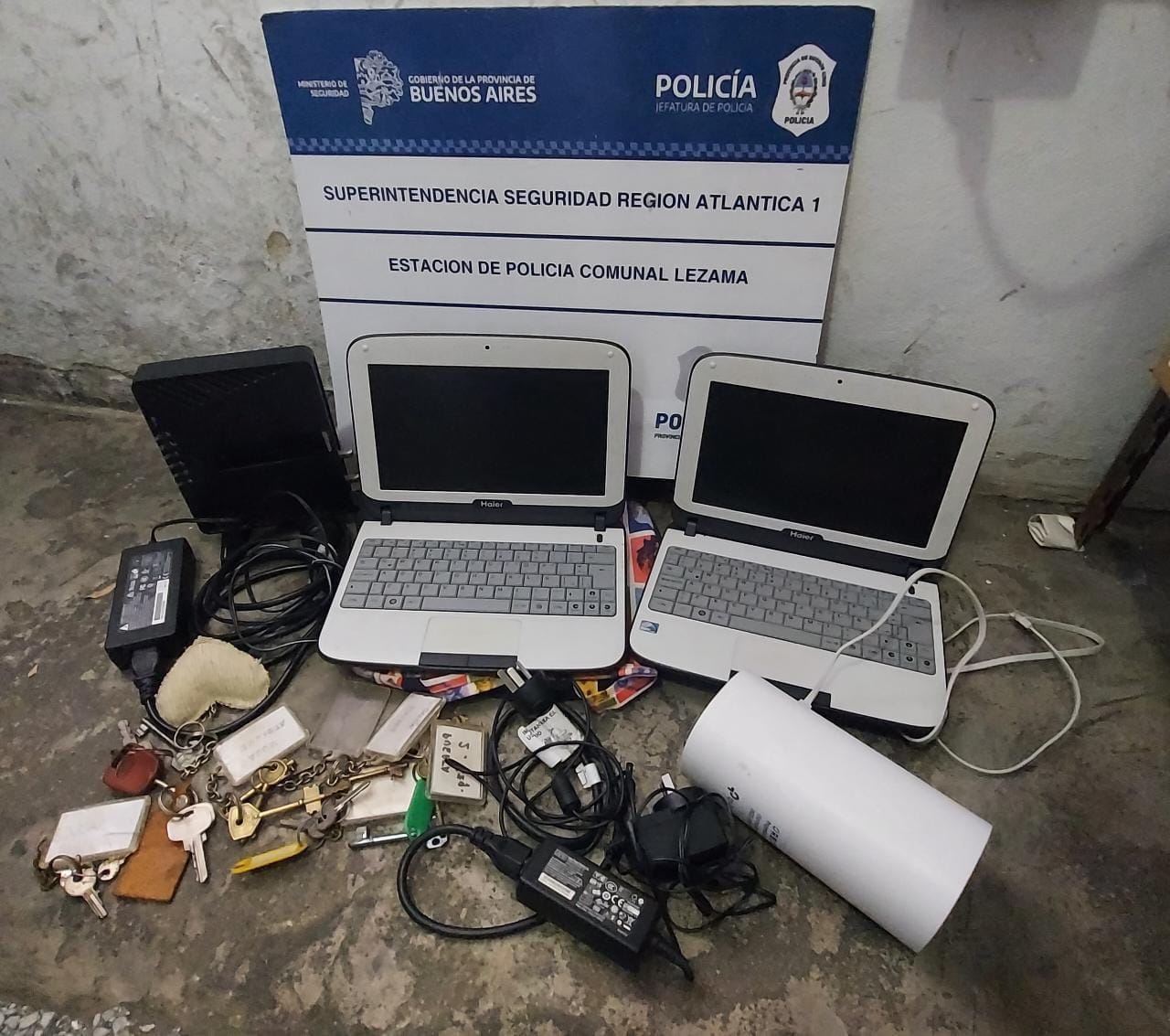 Recuperan elementos robados por un menor en la Escuela 501 de Lezama