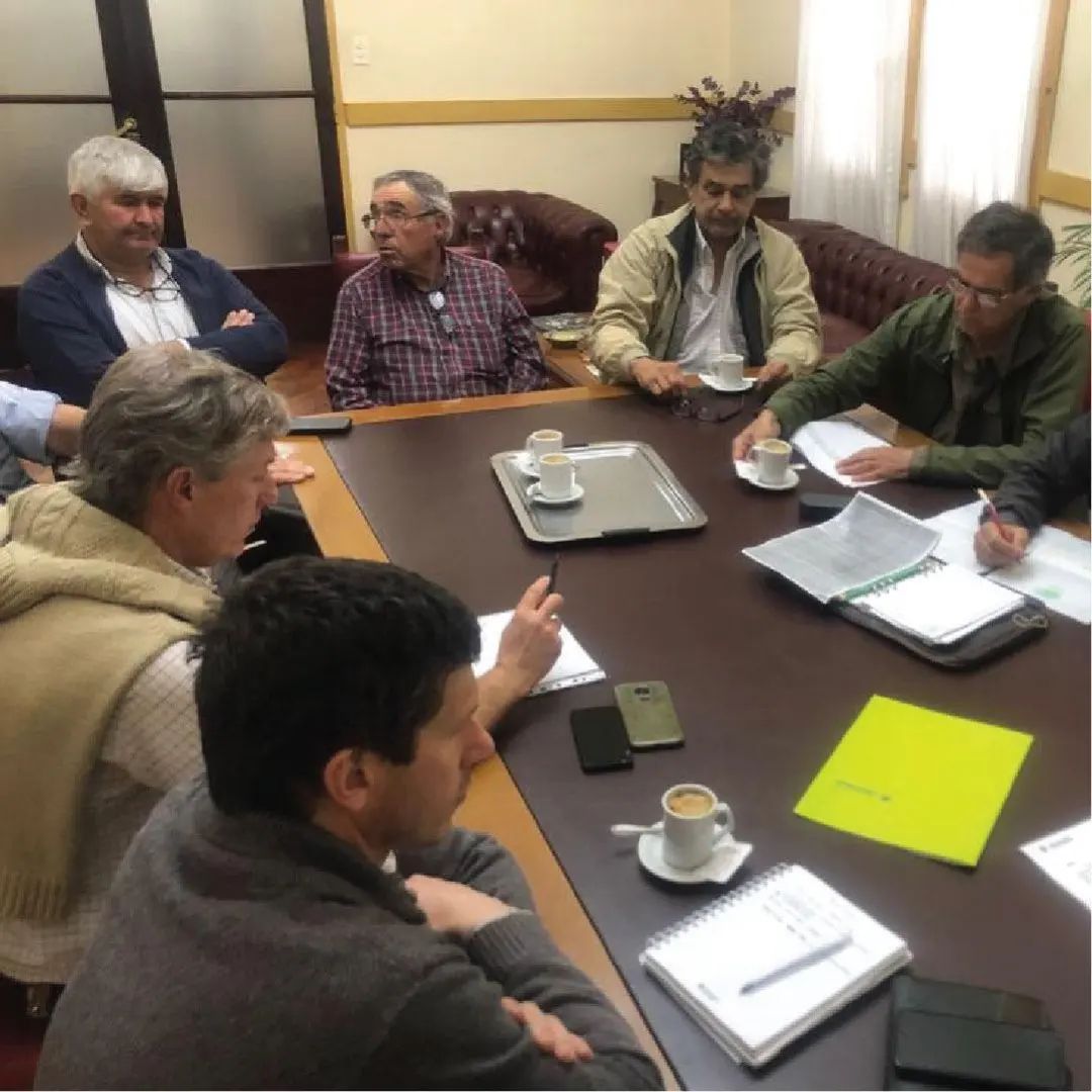 Asociación Rural y Municipio: Comisión de Caminos concretará prueba piloto de mantenimiento en sector a convenir