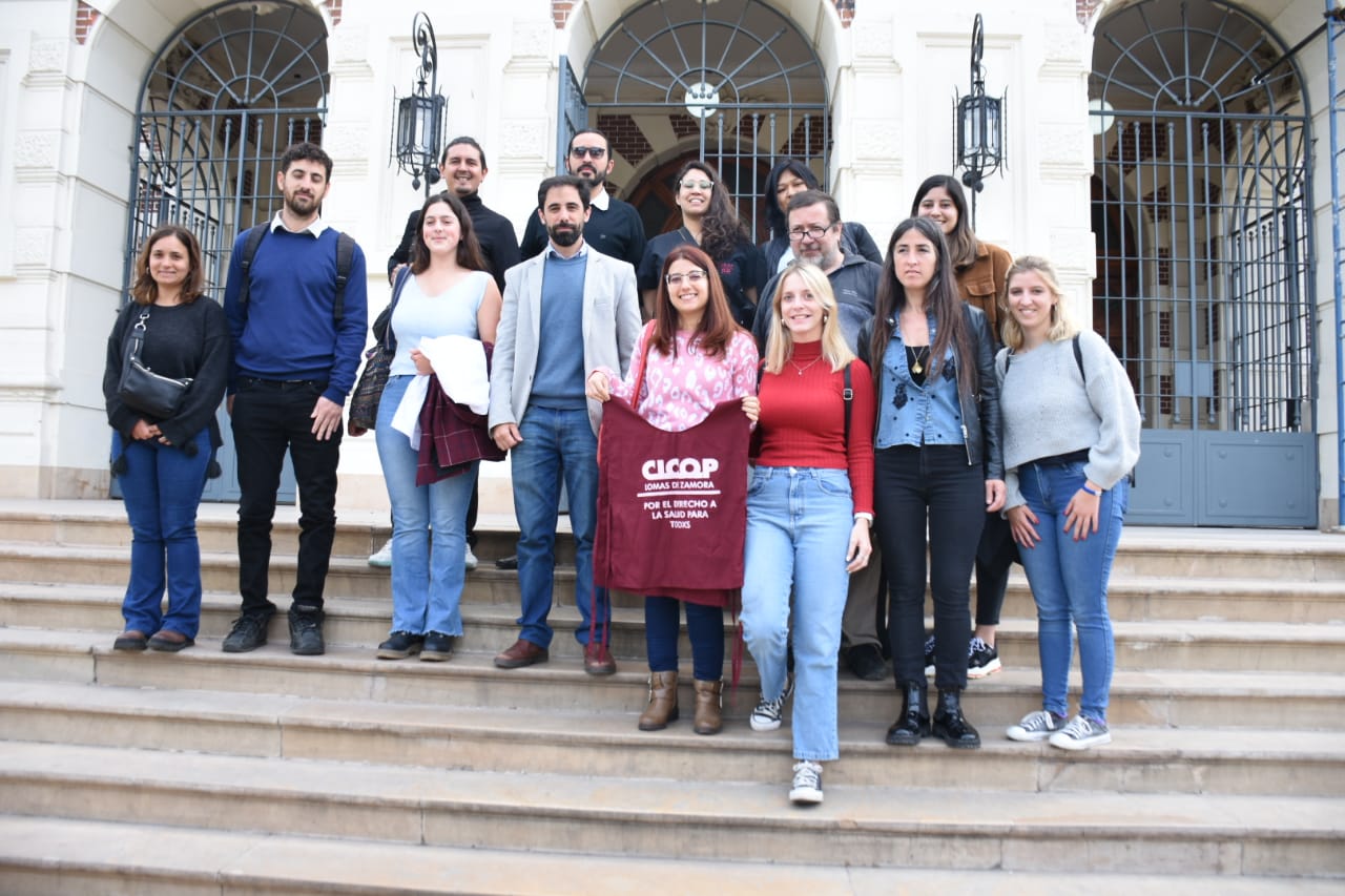 Reducen carga horaria y reconocen aportes previsionales a residentes de médicos