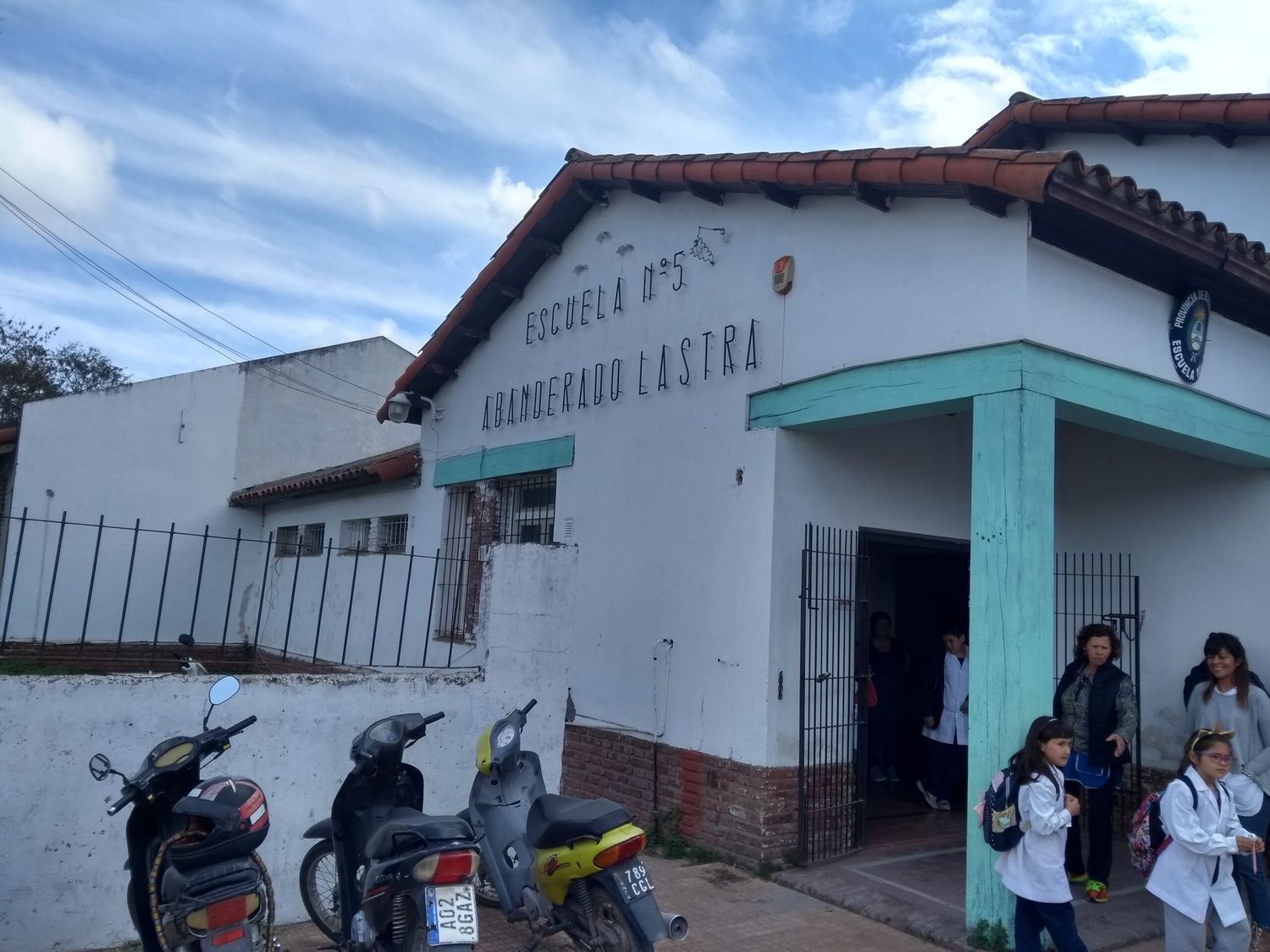 EN CHASCOMÚS ALCANZA A TRECE ESTABLECIMIENTOS EDUCATIVOS: Provincia oficializó adhesión al programa que amplía la jornada en escuelas