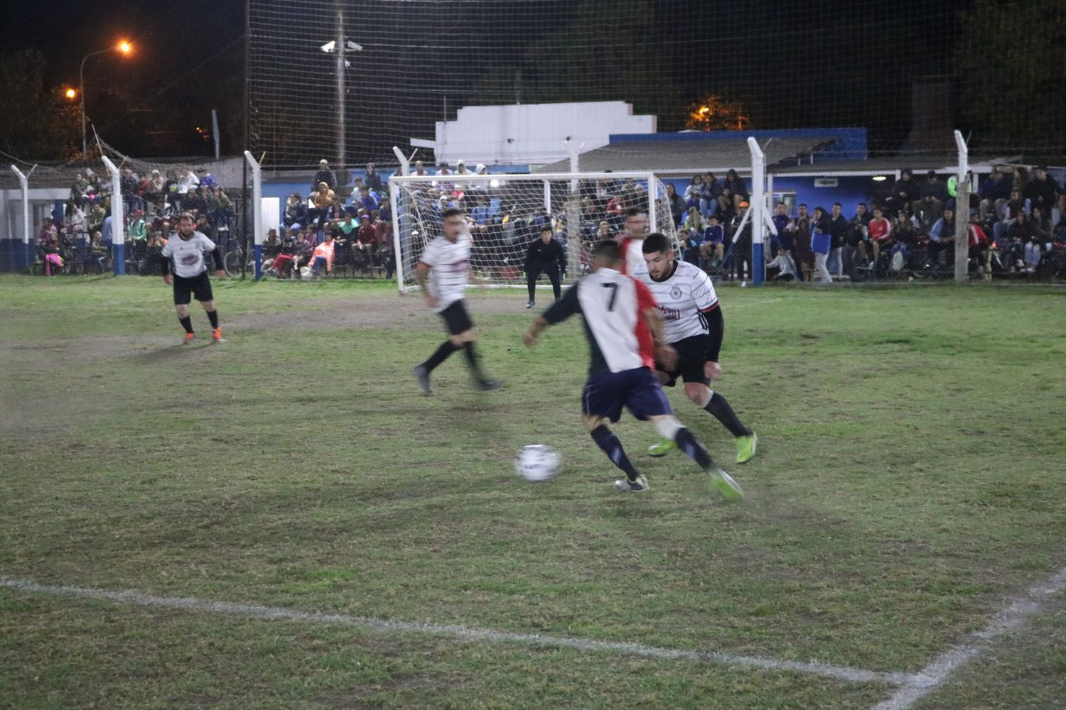 EL CLÁSICO DEL VERANO: Este viernes arranca el torneo de papi fútbol del Club Deportivo Chascomús