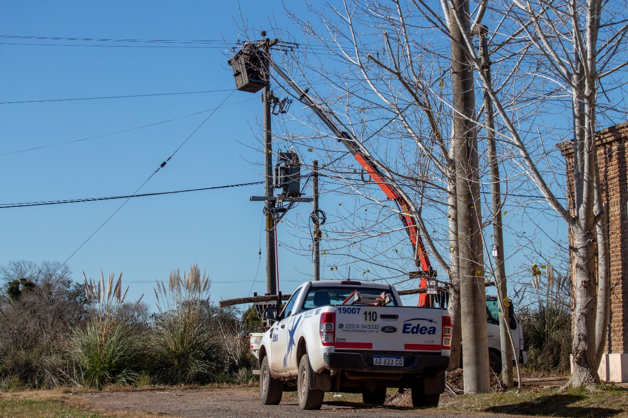 EDEA informó que continúa trabajando para normalizar el servicio eléctrico tras el fuerte temporal en Chascomús