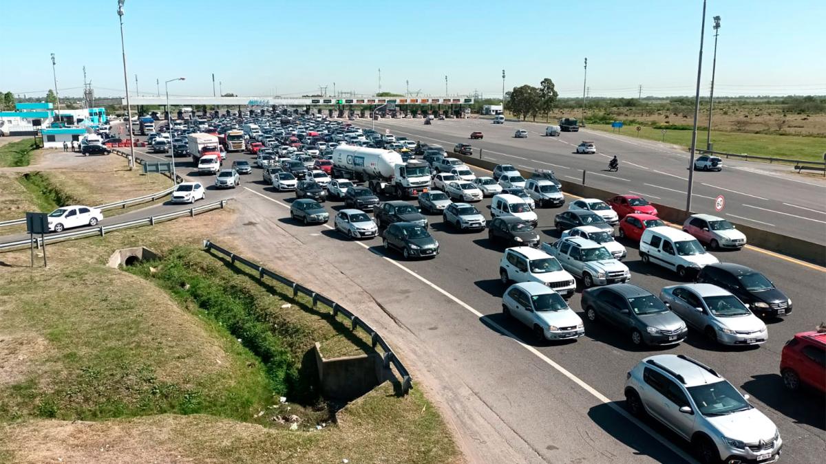 Pasaron 2.200 vehículos por hora en el peaje de Samborombón hacia la Costa Atlántica