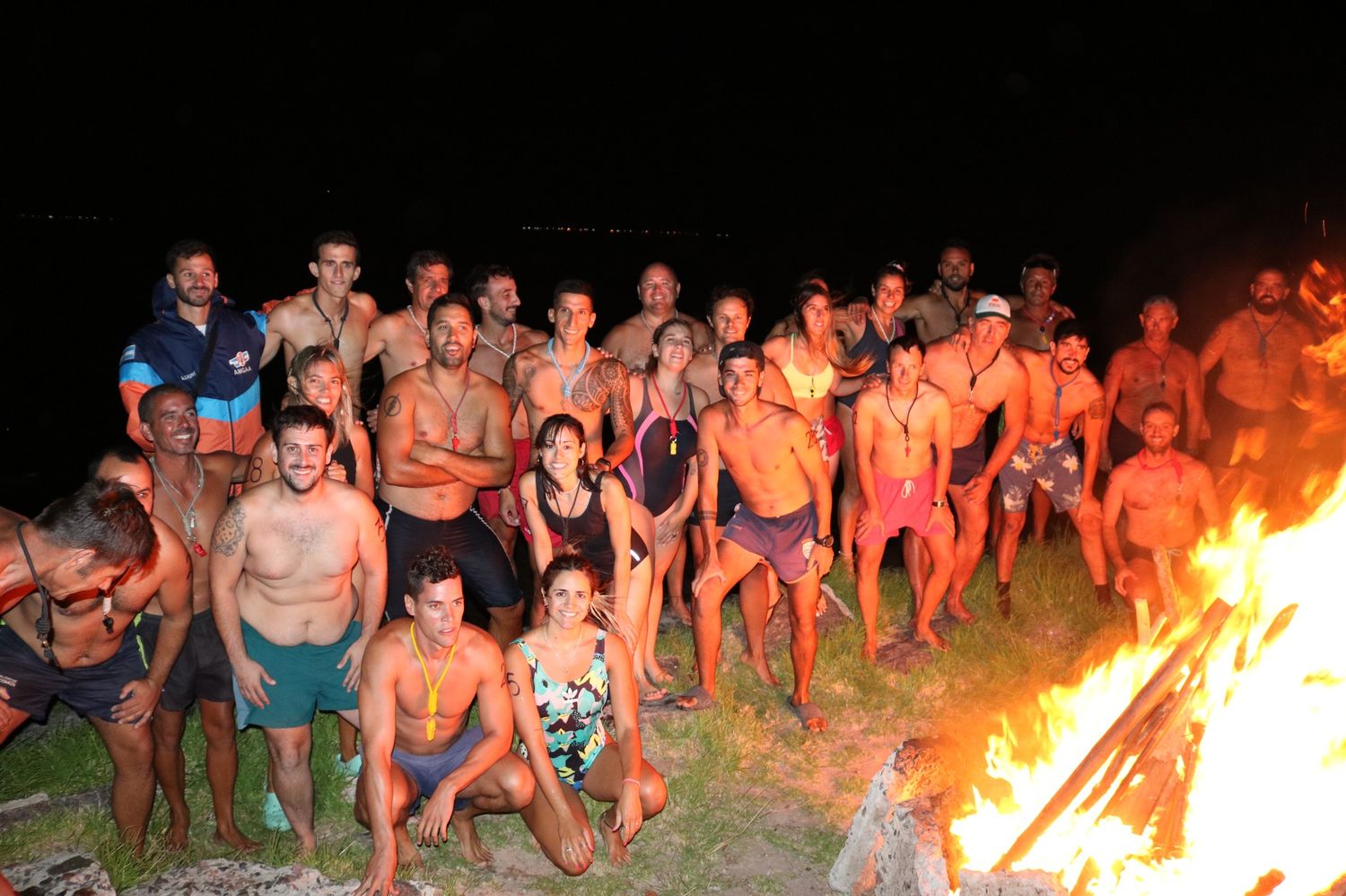 El cuerpo de guardavidas festejó su día con la tradicional antorchada