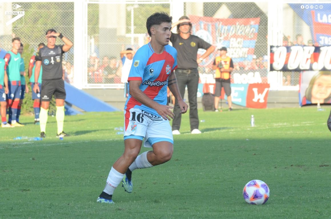 Tomás Sives hace su segunda presentación oficial con Arsenal frente a Estudiantes de La Plata