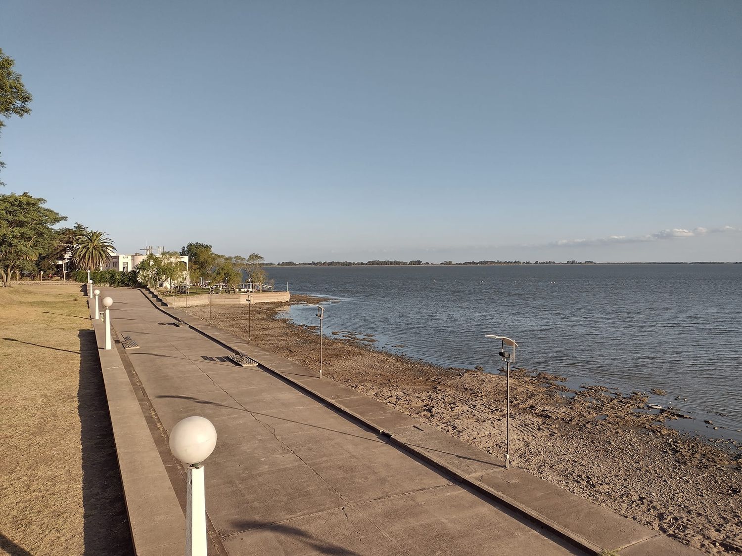Informan que por el bajo nivel de las aguas, no se podrá brindar apoyo asistencial a quienes realicen travesías en nuestra laguna