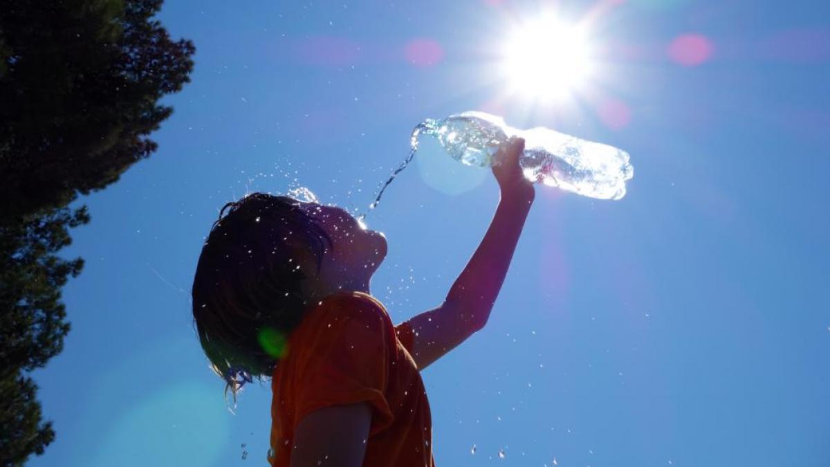 Sigue la ola de calor: alerta naranja para distritos bonaerenses con máximas de 38°