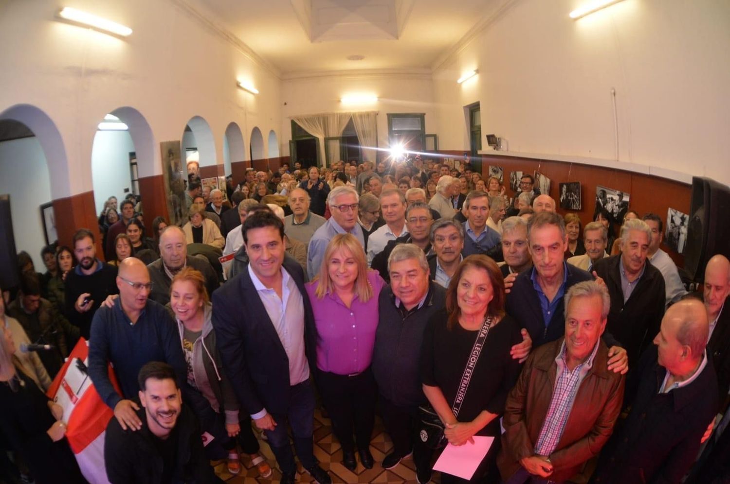 Emotivo homenaje del radicalismo bonaerense al Dr. Raúl Alfonsín en Chascomús