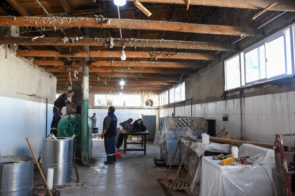Realizan reparaciones en el lavadero del hospital municipal tras el incendio