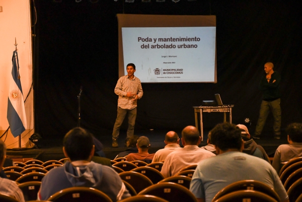 Inscripciones abiertas: Se está desarrollando el curso de podadores de arbolado público en el teatro Brazzola